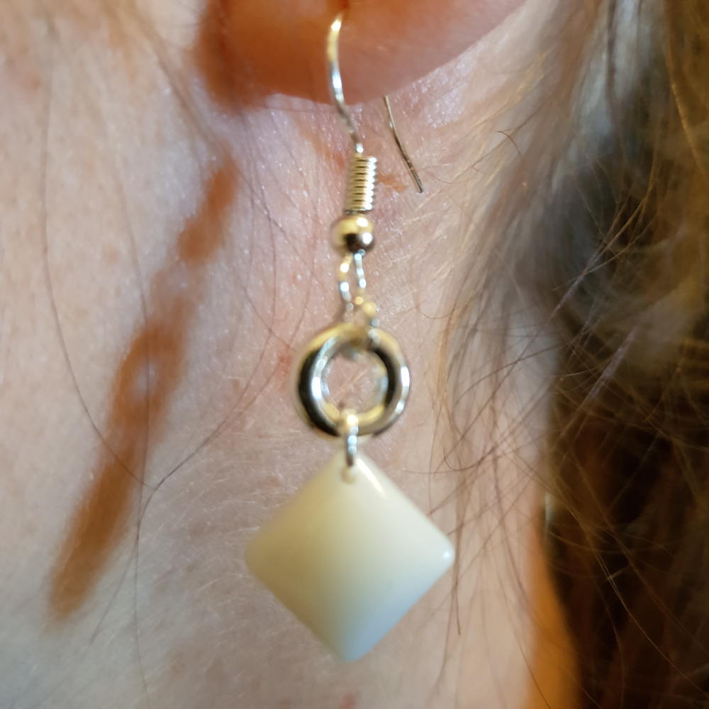 Ohrring Resin weiß